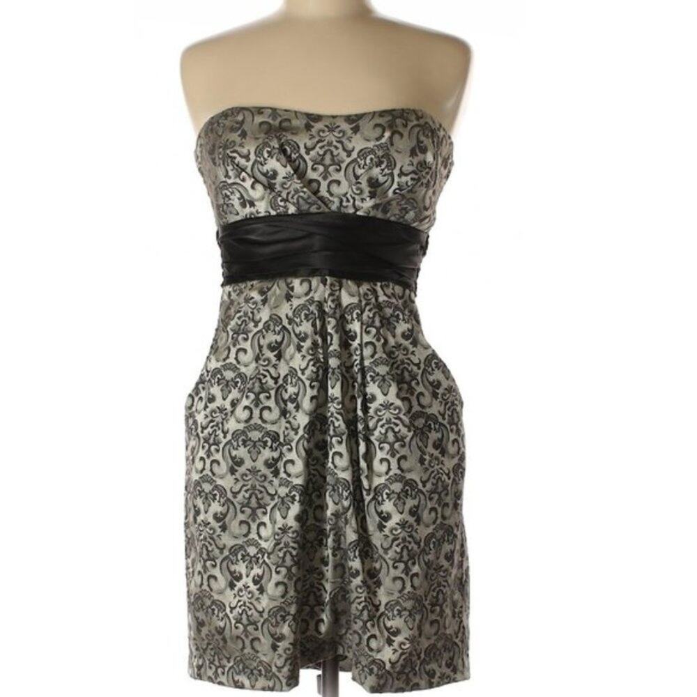 Nordstrom Speechless silver strapless sleeveless formal dress size 5